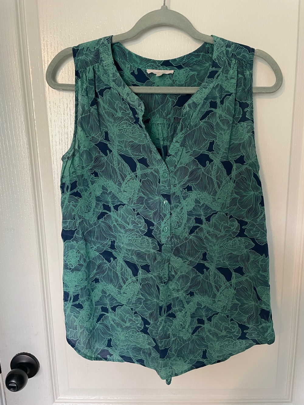 Sleeveless Floral V-Neck Top in Teal Green